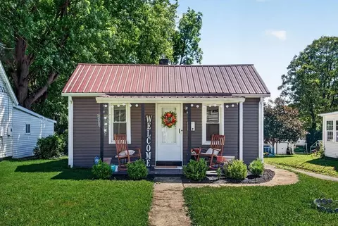 137 Hayward Ave, Circleville, OH 43113