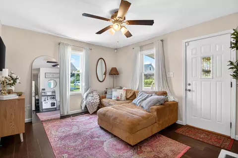 Entry Way - 137 Hayward Ave, Circleville, OH 43113 photo 1 of 3