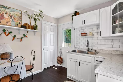 Kitchen - 137 Hayward Ave, Circleville, OH 43113 photo 3 of 6