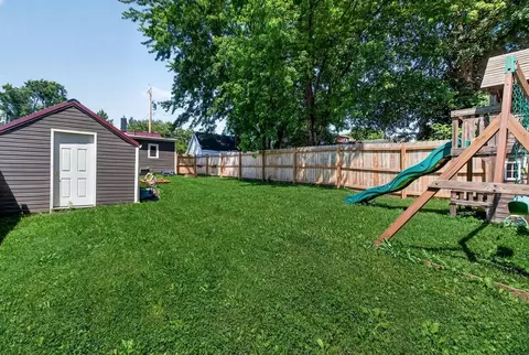 Exterior - 137 Hayward Ave, Circleville, OH 43113 photo 8 of 10