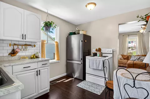 Kitchen - 137 Hayward Ave, Circleville, OH 43113 photo 2 of 6