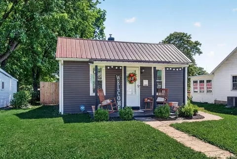Exterior - 137 Hayward Ave, Circleville, OH 43113 photo 9 of 10