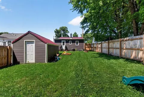 Exterior - 137 Hayward Ave, Circleville, OH 43113 photo 7 of 10