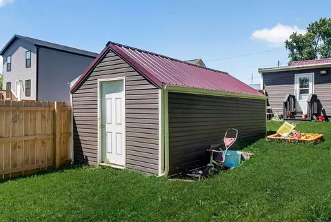 Exterior - 137 Hayward Ave, Circleville, OH 43113 photo 6 of 10