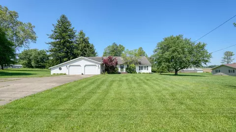 3955 Frazeysburg Rd, Zanesville, OH 43701