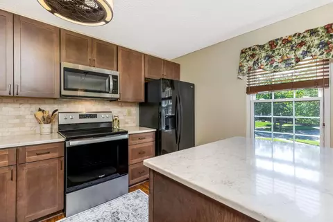 Kitchen - 1951 Eldorado Ct, Powell, OH 43065 photo 6 of 7