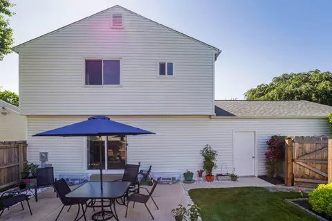 Exterior - 1951 Eldorado Ct, Powell, OH 43065 photo 5 of 7