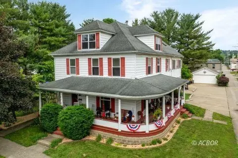 172 N Mulberry St, Logan, OH 43138