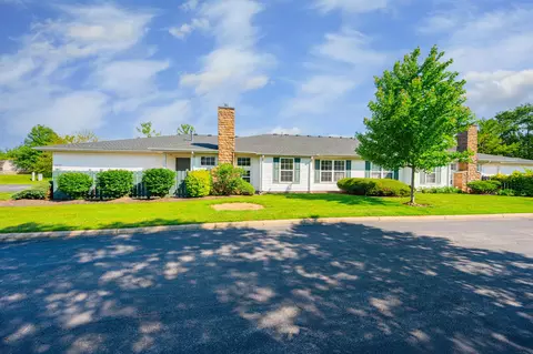 2420 Crystal Springs Dr, Hilliard, OH 43026