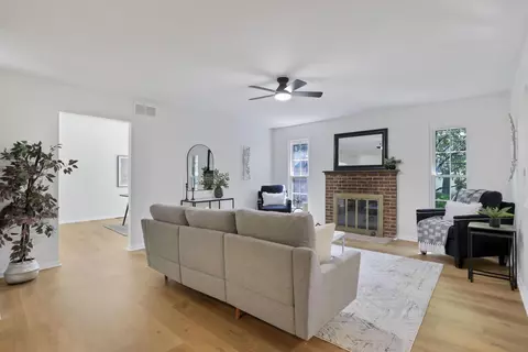 2160 Coach Rd N #9, Columbus, OH 43220