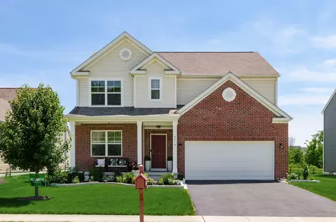 8219 Narrow Leaf Dr, Blacklick, OH 43004