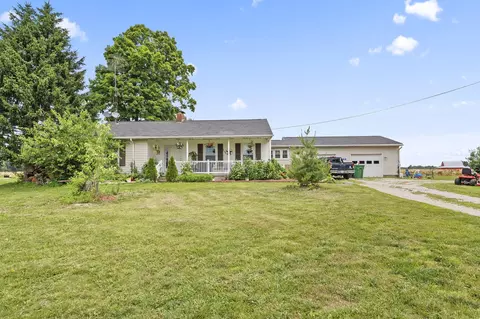 8436 Martinsburg Rd, Mount Vernon, OH 43050