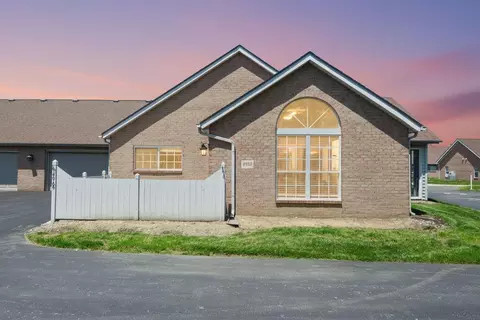 4969 Meadow Run Dr, Hilliard, OH 43026