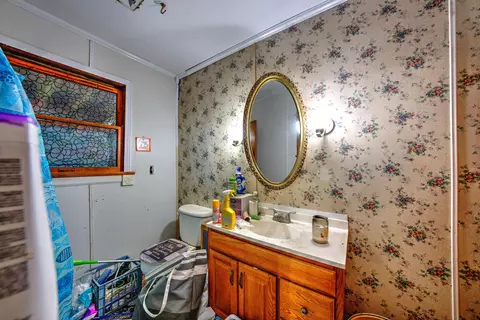 Bath - 669 New Milford Rd, Rootstown, OH 44272 photo 1 of 2