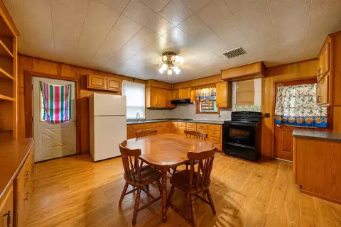 Kitchen - 669 New Milford Rd, Rootstown, OH 44272 photo 4 of 4