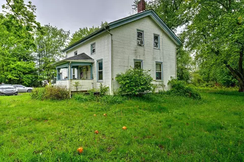 Exterior - 669 New Milford Rd, Rootstown, OH 44272 photo 3 of 8