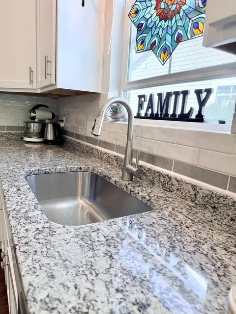 Kitchen - 181 Lenell Loop, Delaware, OH 43015 photo 3 of 4