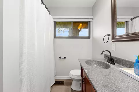 Bath - 288 Sara Ave, Marion, OH 43302 photo 1 of 1