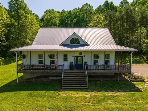 300 Fisher Rd, Athens, OH 45701