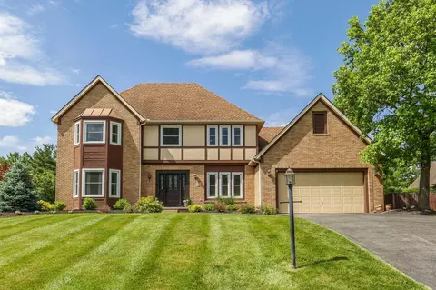 8538 Chateau Dr, Pickerington, OH 43147