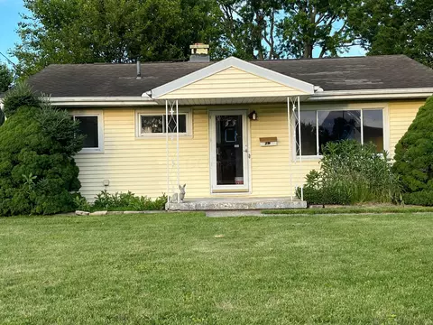 76 Mary St, West Jefferson, OH 43162