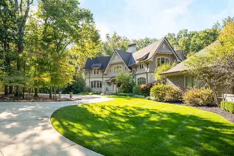 1741 Strathshire Hall Pl, Powell, OH 43065