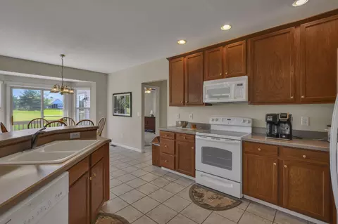 Kitchen - 103 Trail East SW, Pataskala, OH 43062 photo 4 of 7