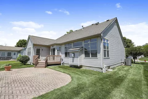 Exterior - 103 Trail East SW, Pataskala, OH 43062 photo 9 of 16