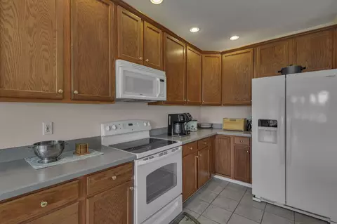 Kitchen - 103 Trail East SW, Pataskala, OH 43062 photo 2 of 7