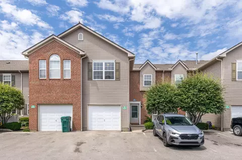 825 Mystic Pointe Dr, Lewis Center, OH 43035