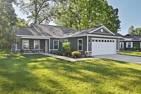 1547 Arrow Dr, Ashland, OH 44805