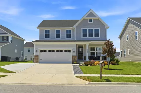 124 Steeplechase Ct, Delaware, OH 43015