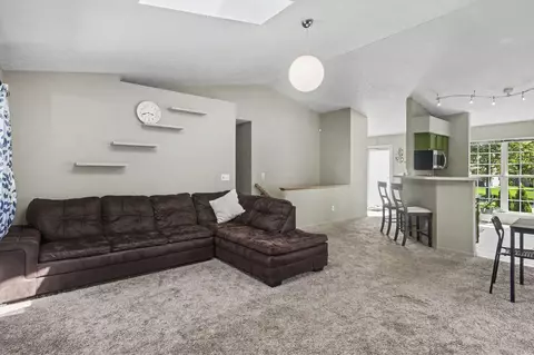 9074 Longstone Dr, Lewis Center, OH 43035