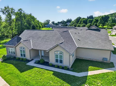 631 Woods Edge Ln, Newark, OH 43055