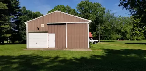 Exterior - 14689 Hock-hocking Rd, Logan, OH 43138 photo 4 of 4