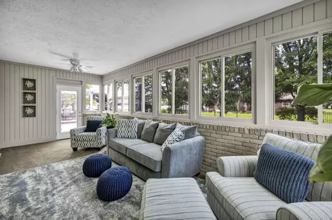 Living - 521 Garden Pl, Marion, OH 43302 photo 8 of 8