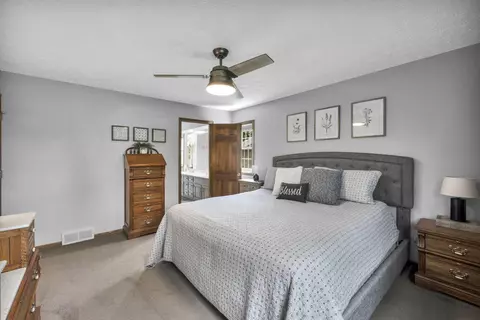 Bedroom - 521 Garden Pl, Marion, OH 43302 photo 9 of 10