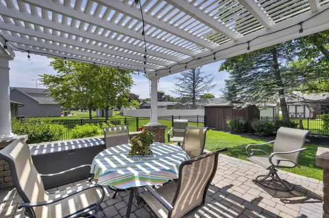 Exterior - 521 Garden Pl, Marion, OH 43302 photo 8 of 20