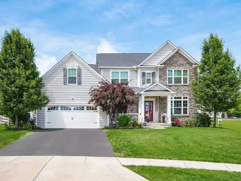 1870 Southchase Ct, Grove City, OH 43123