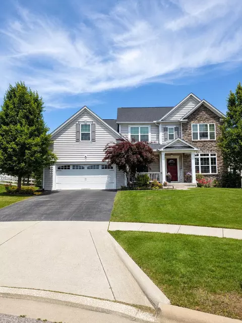 1870 Southchase Ct, Grove City, OH 43123