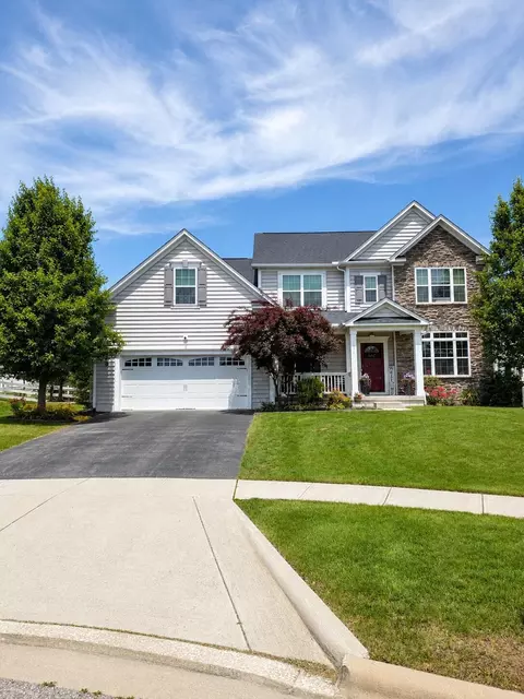 1870 Southchase Ct, Grove City, OH 43123