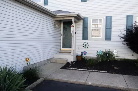 205 Malloy Ln #74C, Blacklick, OH 43004
