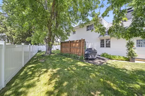 Exterior - 585 Edgewood Dr, Circleville, OH 43113 photo 13 of 18