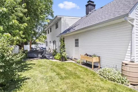 Exterior - 585 Edgewood Dr, Circleville, OH 43113 photo 14 of 18