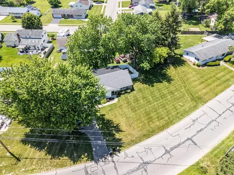 View/Area - 585 Edgewood Dr, Circleville, OH 43113 photo 6 of 8