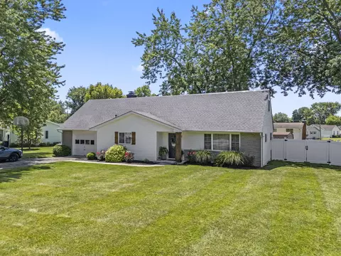 Exterior - 585 Edgewood Dr, Circleville, OH 43113 photo 8 of 18