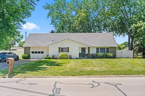 Exterior - 585 Edgewood Dr, Circleville, OH 43113 photo 2 of 18