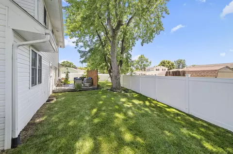 Exterior - 585 Edgewood Dr, Circleville, OH 43113 photo 12 of 18