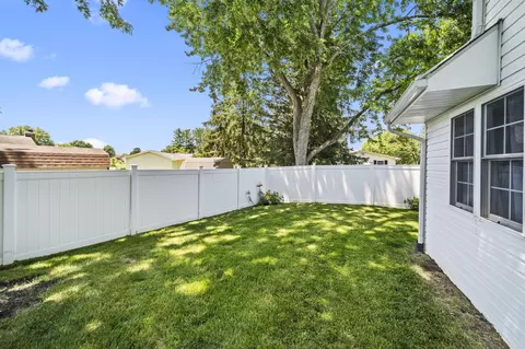 Exterior - 585 Edgewood Dr, Circleville, OH 43113 photo 11 of 18
