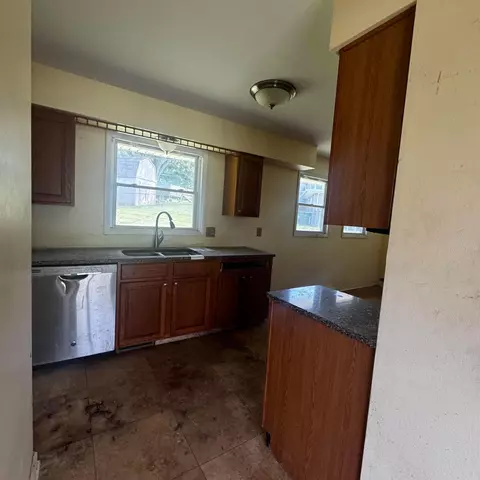 Kitchen - 2136 E Home Rd, Springfield, OH 45503 photo 1 of 4